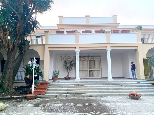 casa indipendente in affitto a Parete