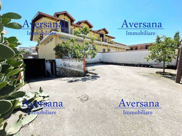 locale commerciale in affitto a Parete