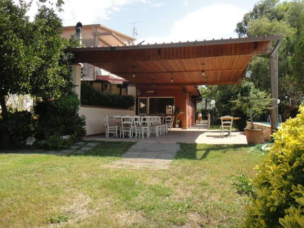 negozio in affitto a Piana di Monte Verna