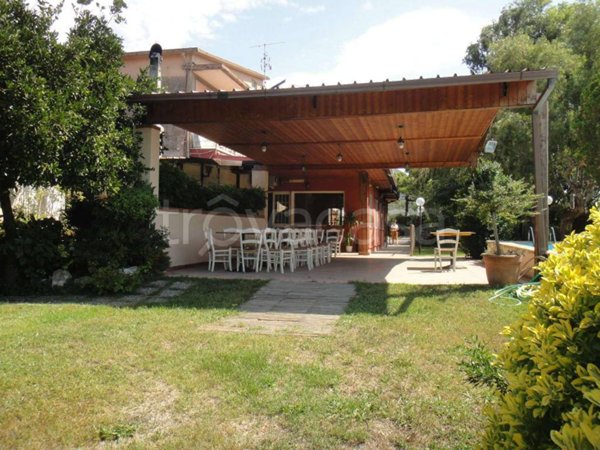 locale commerciale in affitto a Piana di Monte Verna