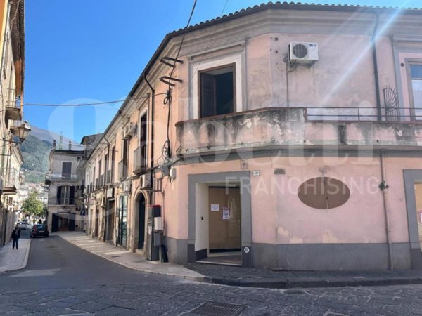 negozio in affitto a Piedimonte Matese