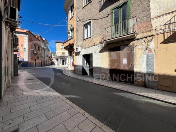 negozio in affitto a Piedimonte Matese