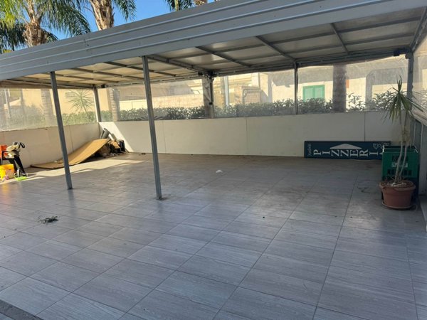 locale commerciale in affitto a Portico di Caserta