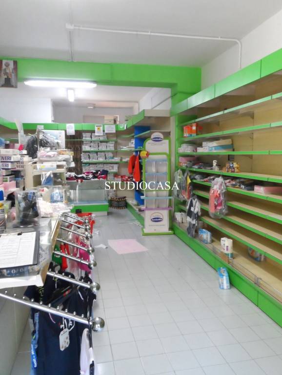 negozio in affitto a Recale