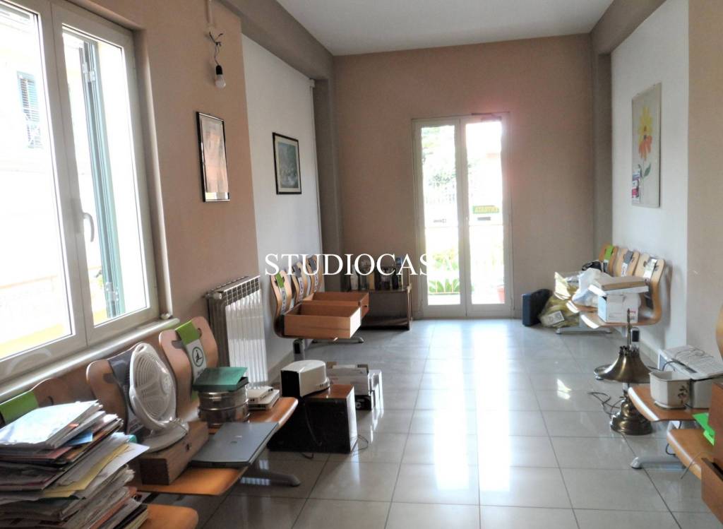 negozio in affitto a Recale