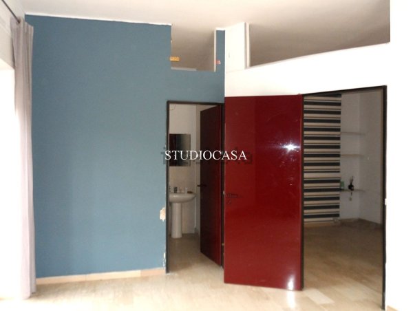 locale commerciale in affitto a Recale