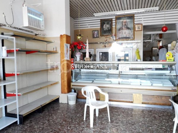 negozio in affitto a Recale