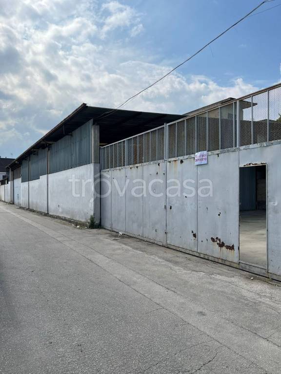 locale commerciale in affitto a San Cipriano d'Aversa