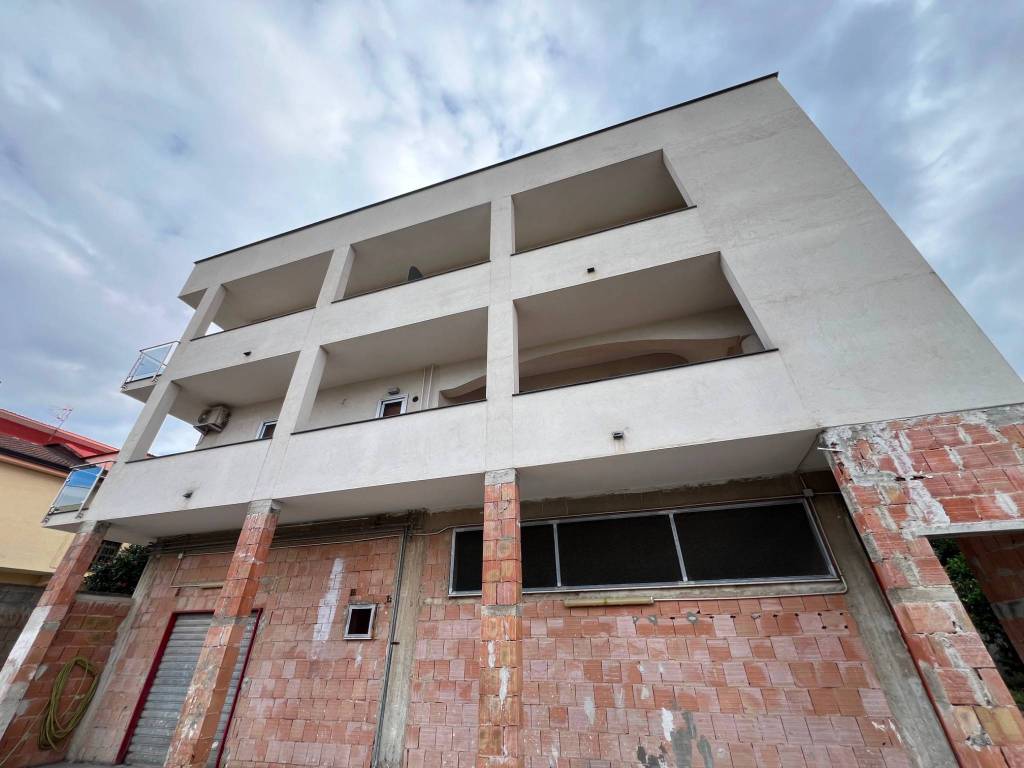 intera palazzina in affitto a San Felice a Cancello