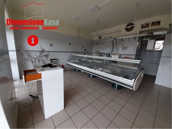locale commerciale in affitto a San Felice a Cancello in zona Cancello