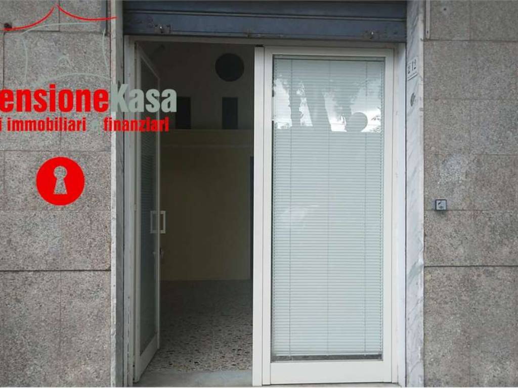 locale commerciale in affitto a San Felice a Cancello in zona Cancello