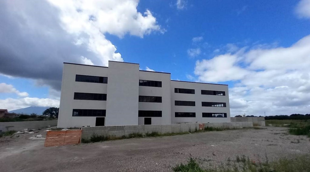 locale commerciale in affitto a San Felice a Cancello