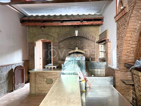 negozio in affitto a San Felice a Cancello in zona Cancello
