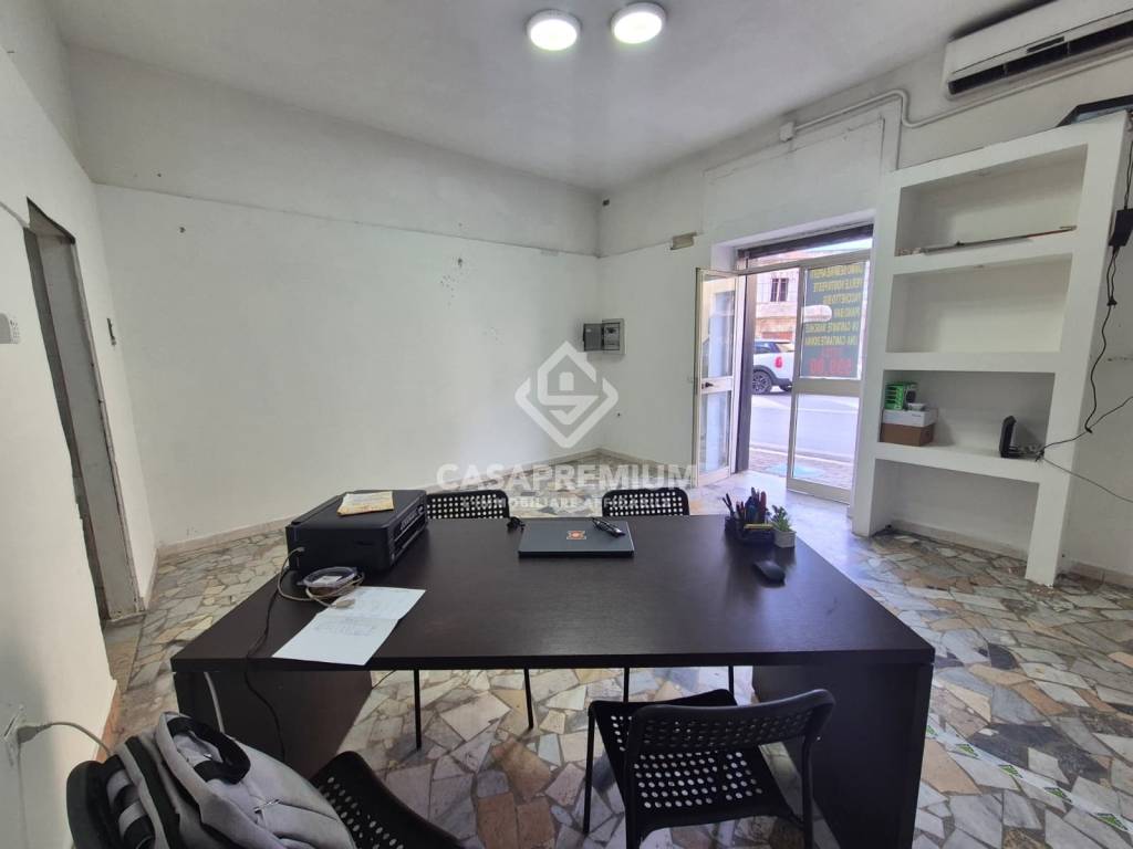 negozio in affitto a San Felice a Cancello in zona Cancello