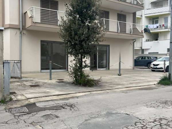 negozio in affitto a San Marcellino