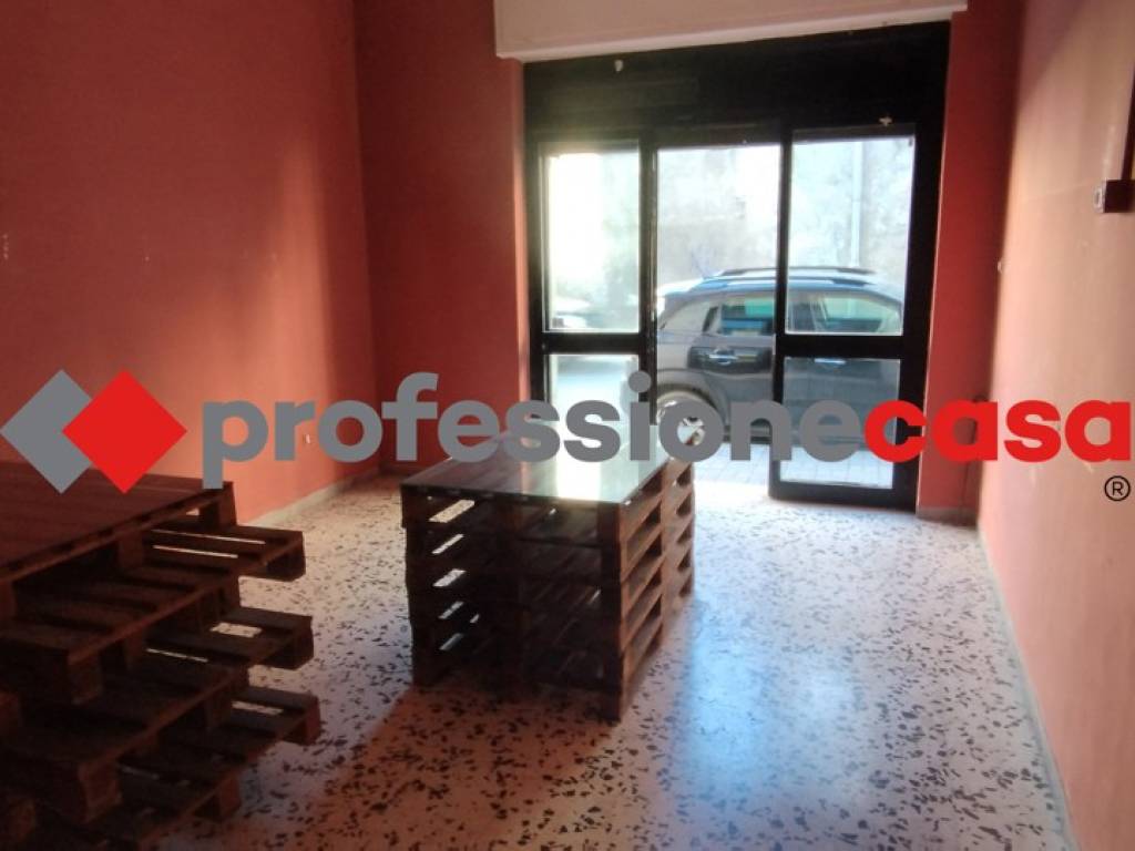 negozio in affitto a San Nicola la Strada
