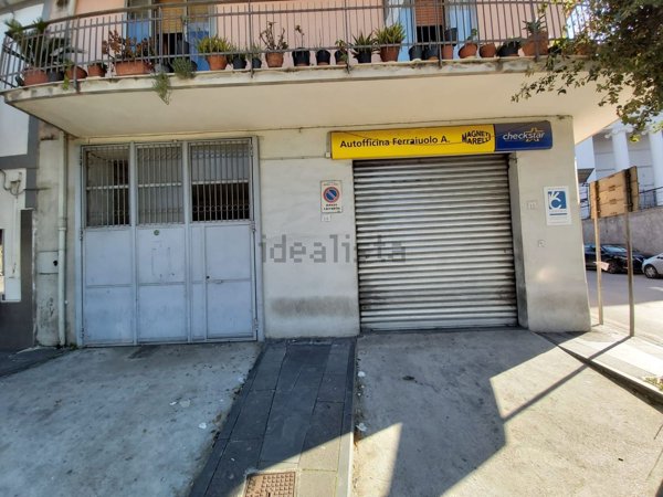 locale commerciale in affitto a San Nicola la Strada