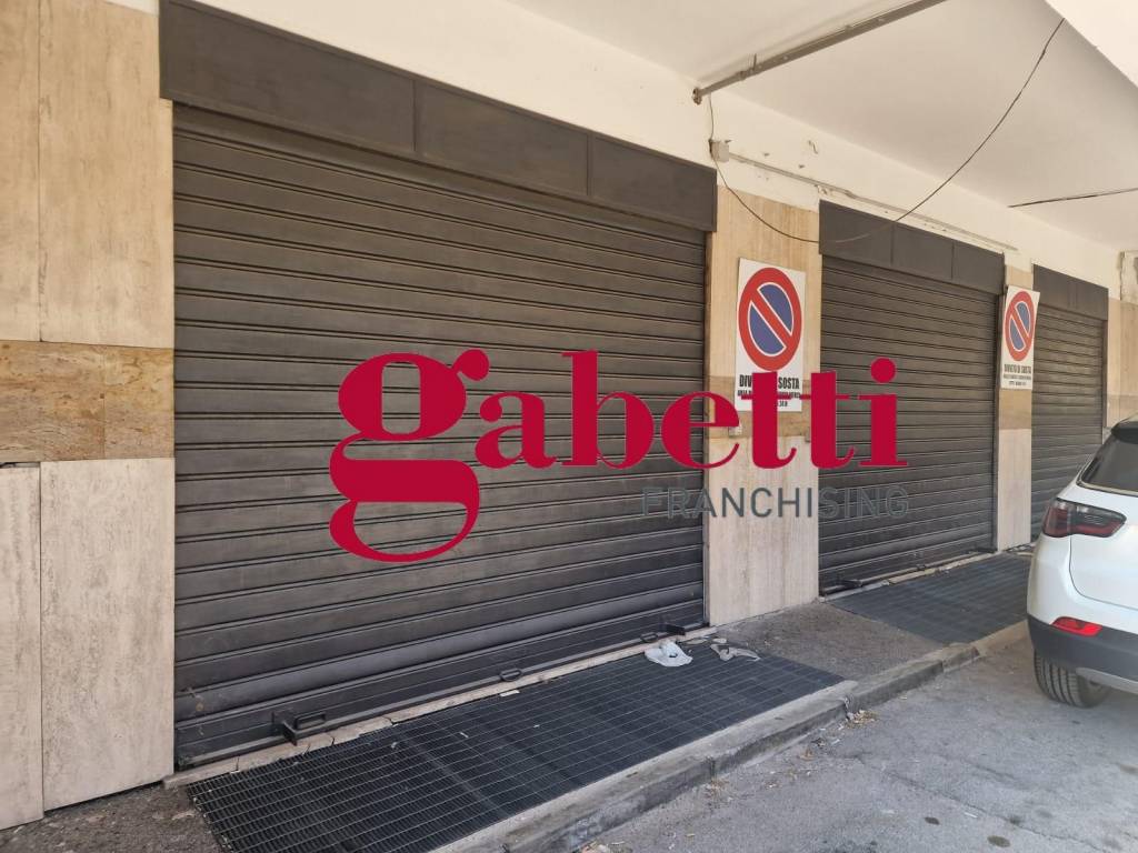 locale commerciale in affitto a San Nicola la Strada