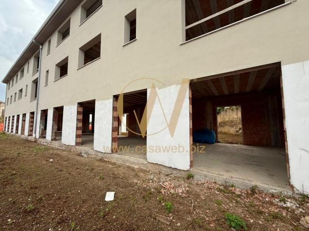 negozio in affitto a San Nicola la Strada