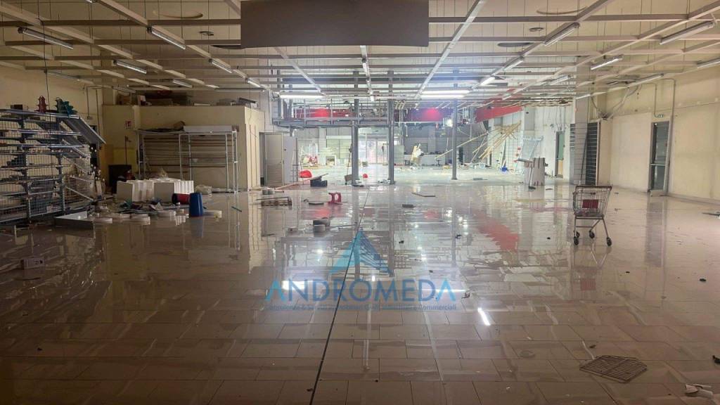 negozio in affitto a San Nicola la Strada