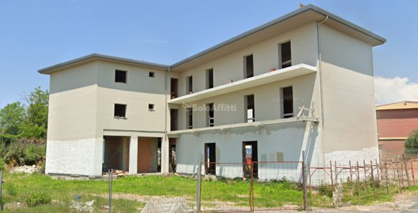 locale commerciale in affitto a San Nicola la Strada