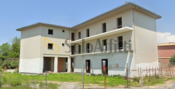 locale commerciale in affitto a San Nicola la Strada