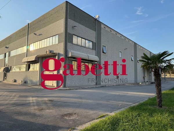 capannone in affitto a San Nicola la Strada