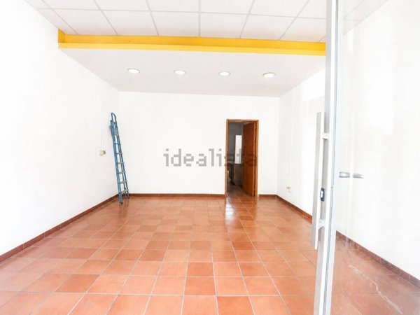 locale commerciale in affitto a San Nicola la Strada