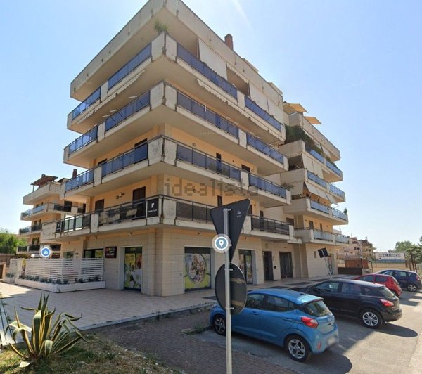 locale commerciale in affitto a San Nicola la Strada