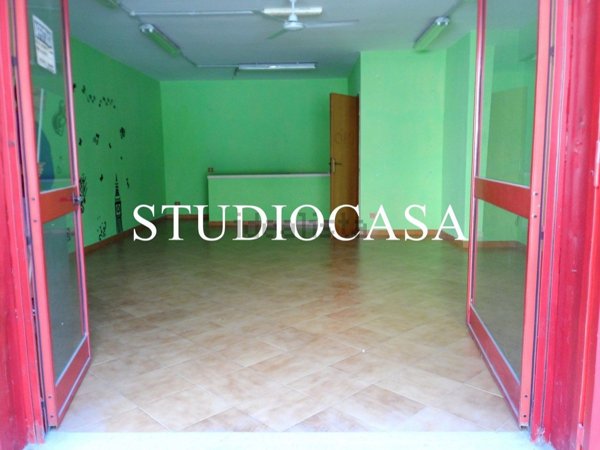 locale commerciale in affitto a San Nicola la Strada