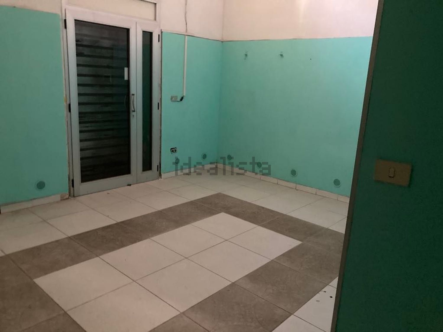 locale commerciale in affitto a San Nicola la Strada