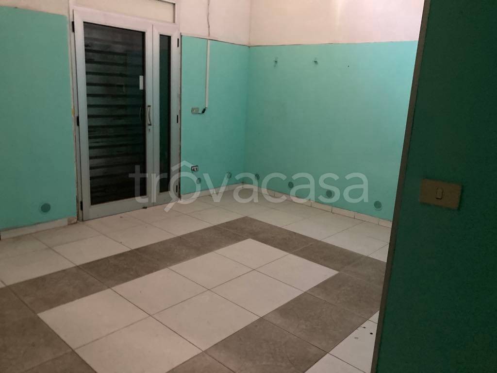 locale commerciale in affitto a San Nicola la Strada