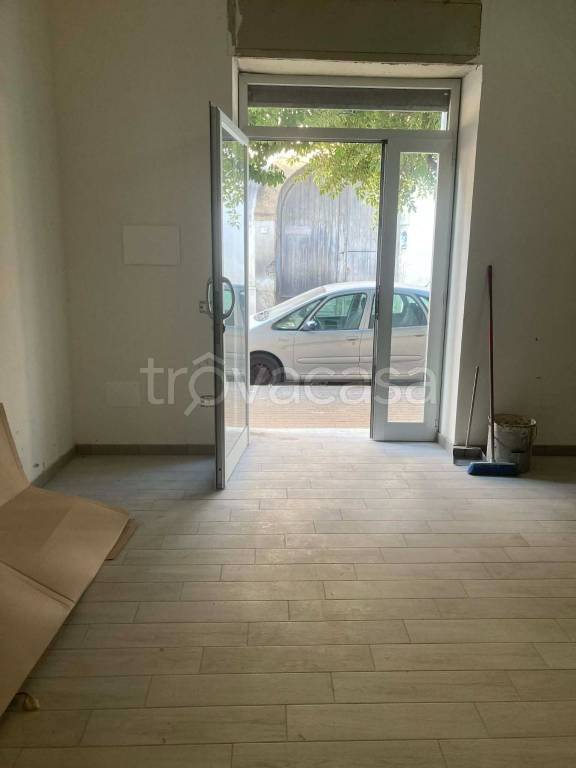 negozio in affitto a San Nicola la Strada