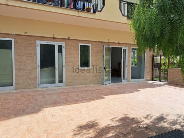 locale commerciale in affitto a San Nicola la Strada