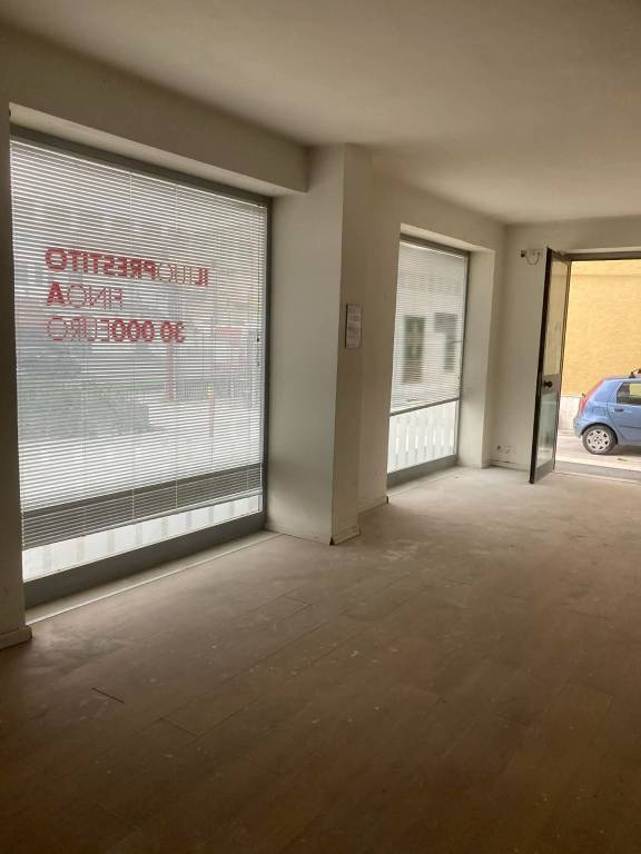 negozio in affitto a San Nicola la Strada