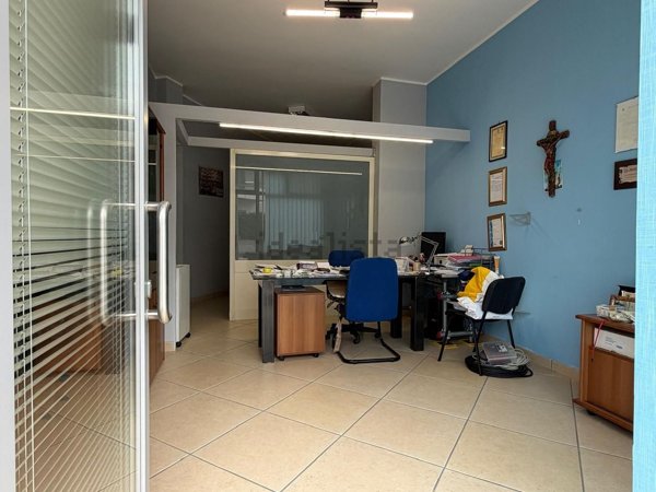 locale commerciale in affitto a San Nicola la Strada