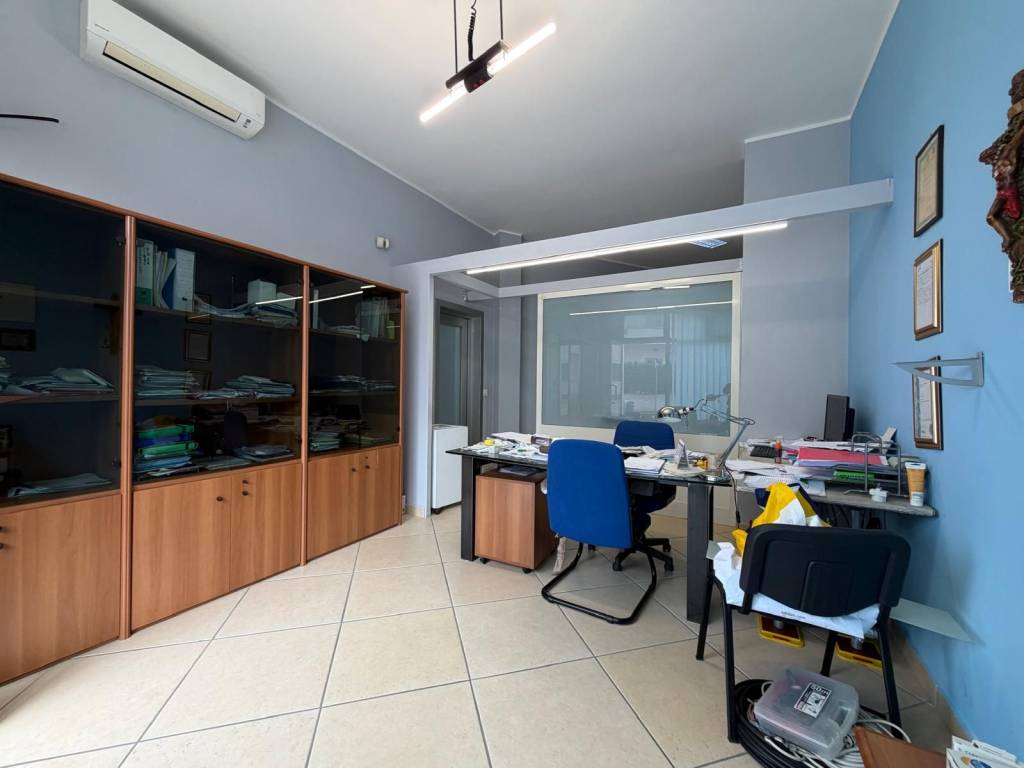 negozio in affitto a San Nicola la Strada