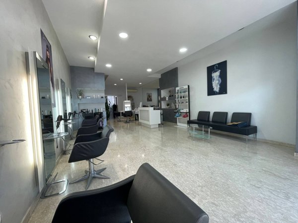 locale commerciale in affitto a San Nicola la Strada