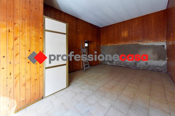 negozio in affitto a San Nicola la Strada