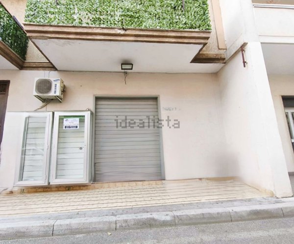 locale commerciale in affitto a San Nicola la Strada