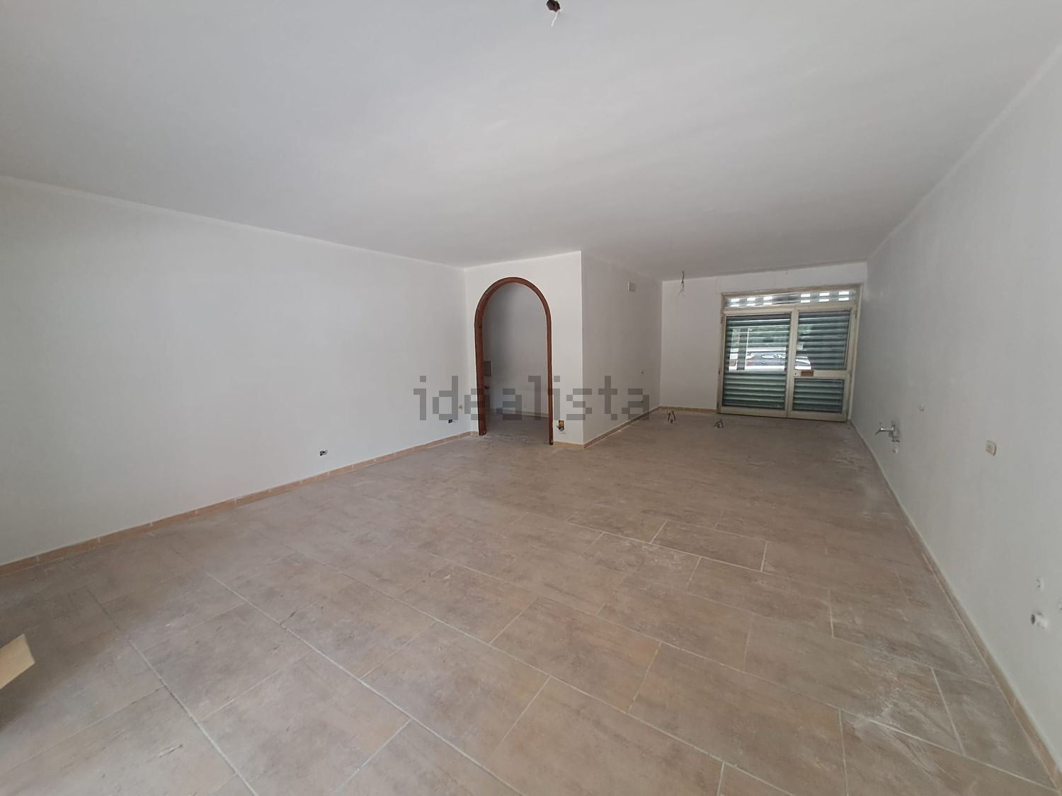 locale commerciale in affitto a San Nicola la Strada