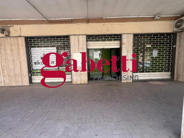 locale commerciale in affitto a San Nicola la Strada