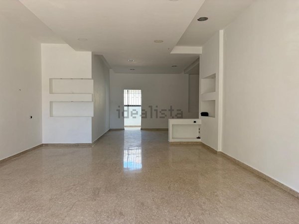 locale commerciale in affitto a San Nicola la Strada