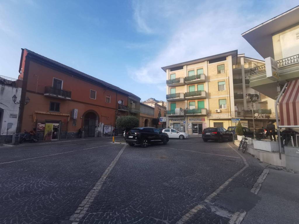 negozio in affitto a San Prisco