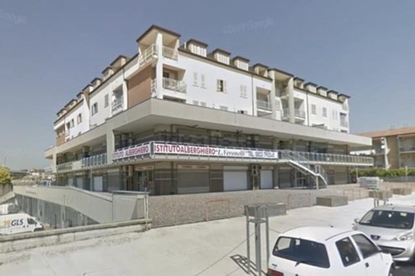 locale commerciale in affitto a San Prisco