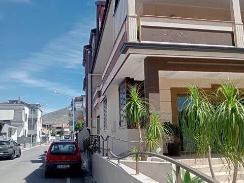 negozio in affitto a San Prisco