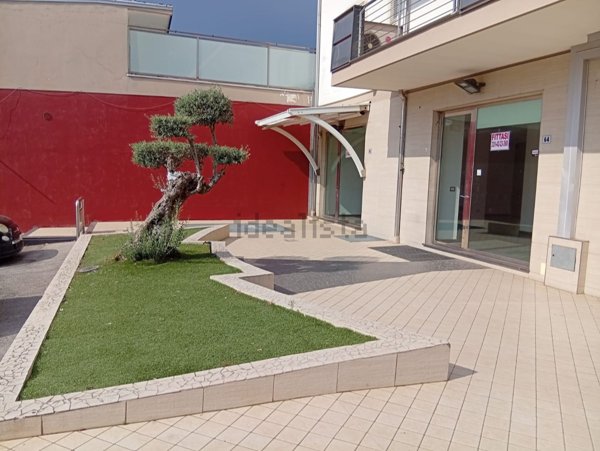 locale commerciale in affitto a San Prisco