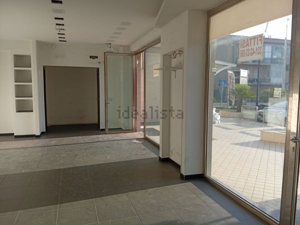 locale commerciale in affitto a San Prisco