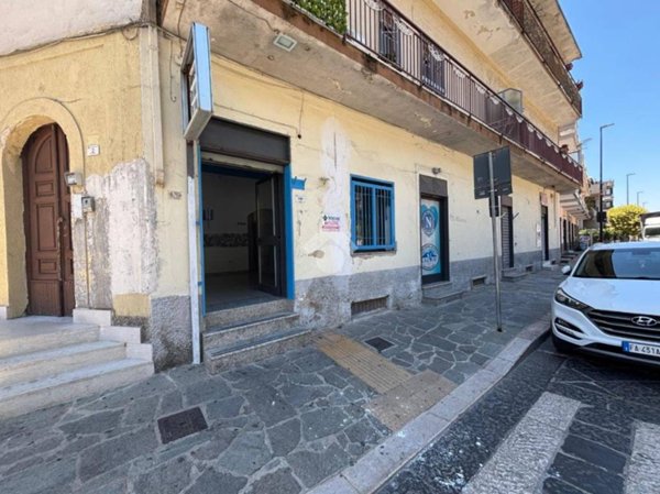 negozio in affitto a Santa Maria a Vico