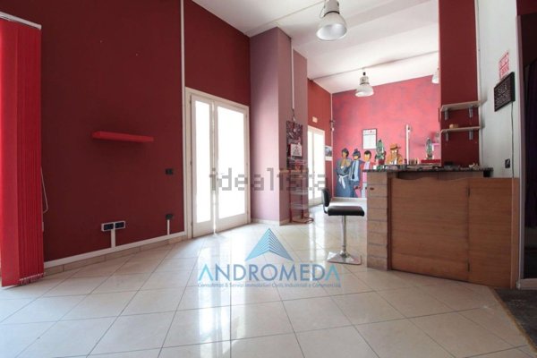 negozio in affitto a Santa Maria Capua Vetere